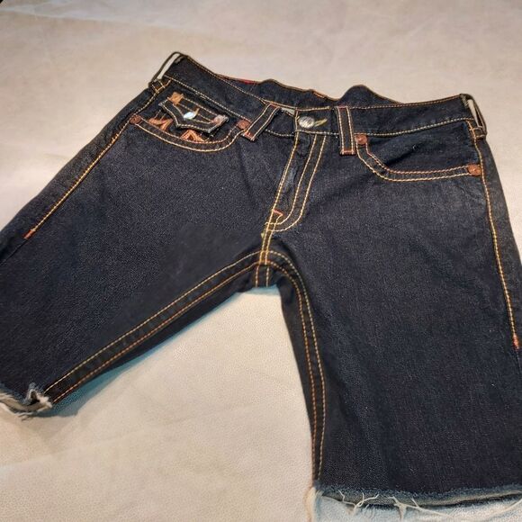 True Religion Cropped Shorts - Picture 4 of 12